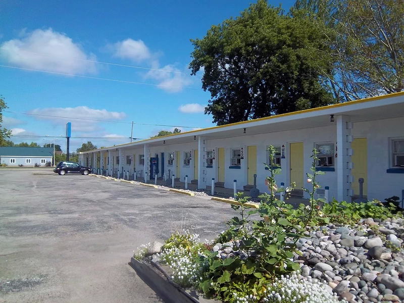 Bay Motel - From Real Estate Listing (newer photo)